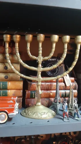 Menorah candelabro 
