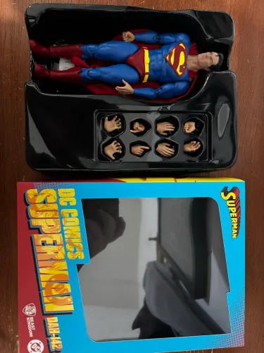Superman Beast Kingdom - 1/9 ( completo Na caixa).