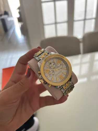 Vende-se relógio feminino Michael Kors
