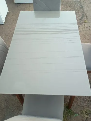 Mesa de jantar 04 cadeiras tampo off white 