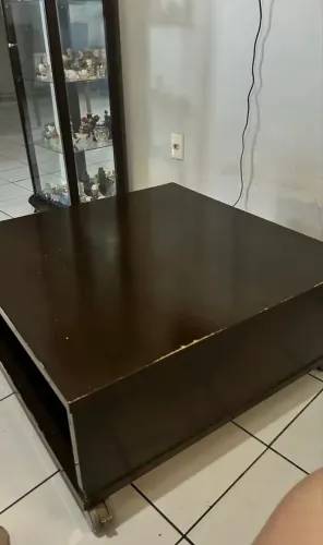 MESA DE CENTRO DE MADEIRA