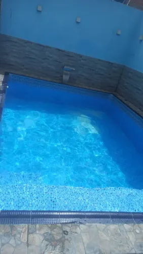 Piscina limpa sem dor de cabeça! RMC Limpeza Profissional