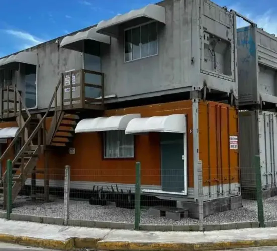 Vendo 4 Containers com 8 kitnetes