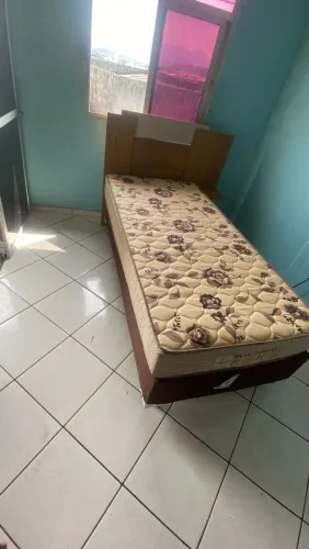 Vendo cama de solteiro com painel barato barato 50% do valor