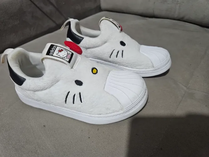 tênis Adidas Hello Kitty n. 31