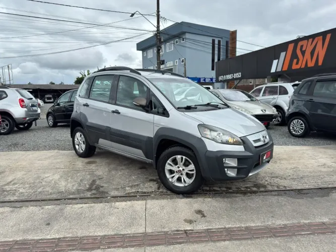 Fiat Idea Adv./ Adv.lock.dualogic 1.8 Flex 5P 2013