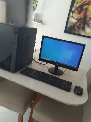 VENDO PC COMPLETO, i3, 1TB DE ARMAZENAMENTO, 8 GIGAS DE RAM. WIFI INTEGRADO.