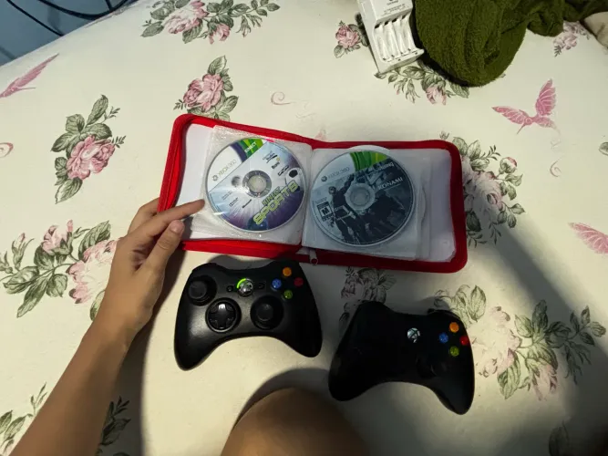 xbox 360 desbloqueado com dois controles originais + kinect