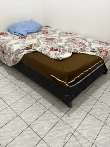 Cama + colchão por 190,00