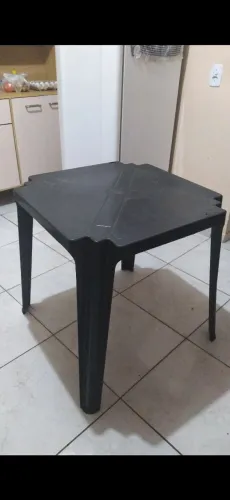 MESA DE PLÁSTICO PRETA