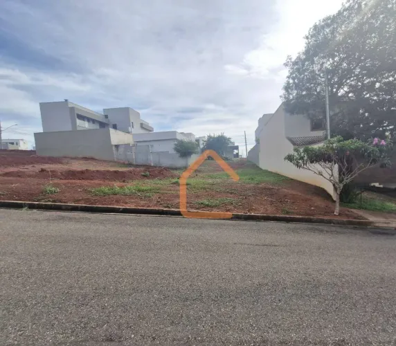 Terreno à venda, 300 m² por R$ 400.000 - Las Palmas - Pouso Alegre/MG