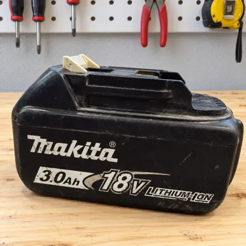 Bateria Makita BL1830B 18V 3.0Ah LXT Original com Indicador de Carga
