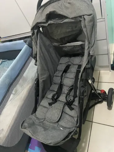 Carrinho de bebê voyage