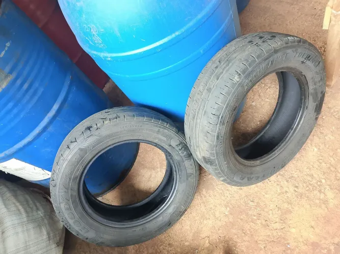 2 pneus Goodyear 185/65/R14
