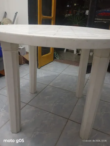 mesa plástica para 4 cadeiras