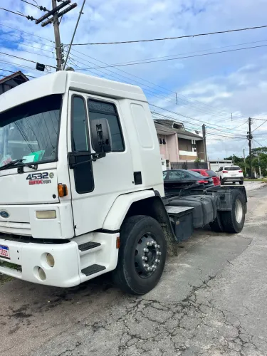 Caminhão 4x2 Ford cargo 