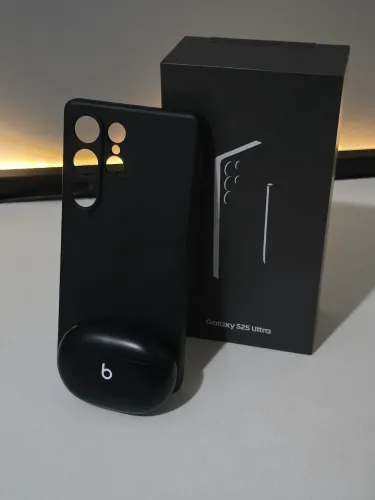 Samsung S25 Ultra + Fone Beats Studio