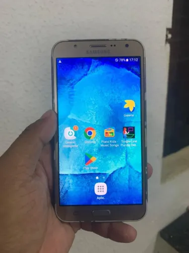 Vende-se dos celulares 