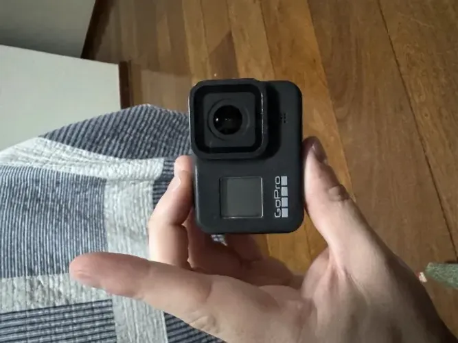 Câmera de Ação GoPro Hero 8 Black com Cartão SanDisk Extreme 64GB - (Usada)