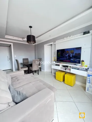 Apartamento à venda com 1 dormitório em Coqueiros - Florianópolis.