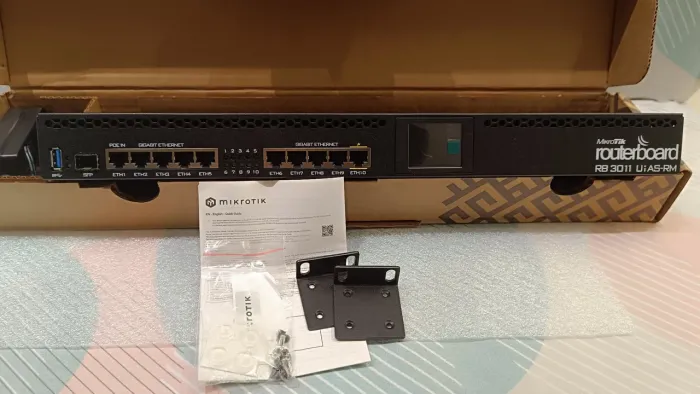 MikroTik RB3011UiAS-RM RouterBOARD 10 Portas Gigabit Novo