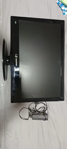 Monitor buster 22 polegadas