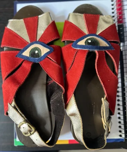 Vende-se Sandália Vitalina - Coleção Amuletos | Nunca usada 