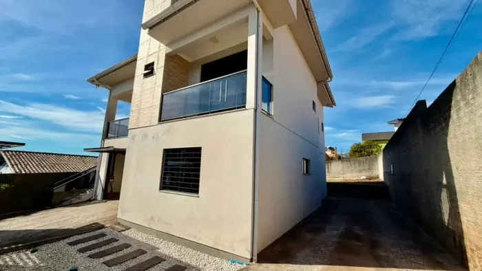 Casa no bairro Nossa Senhora de Fátima em Içara - Amplo terreno nos fundos