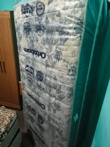 Cama box solteiro semi nova