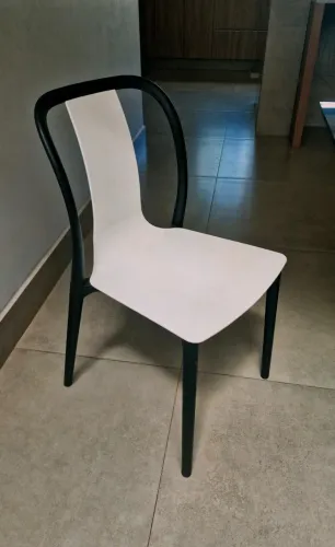 8 cadeiras de design em polipropileno
