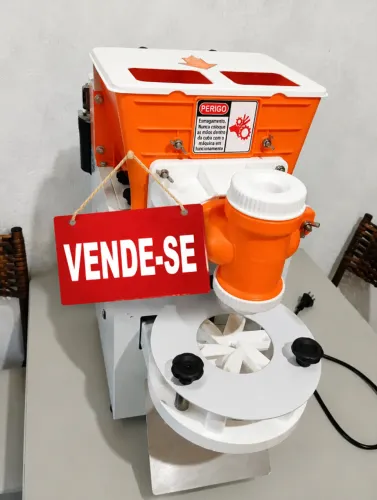 Vende-se máquina de salgados funcionando perfeitamente