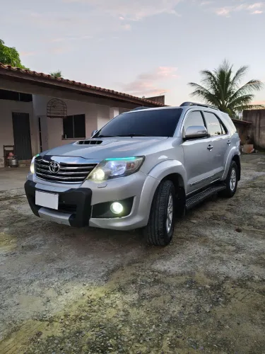 Toyota Hilux SW4 SRV D4-d 4X4 3.0 TDI Dies. AUT 2014