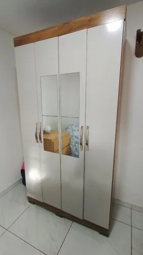 Guarda-roupa 4 portas