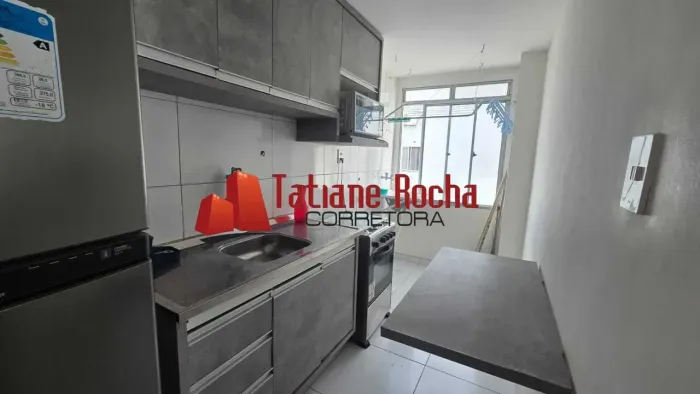 Alugo excelente apartamento semi mobiliado no Condomínio Santana Tower II.