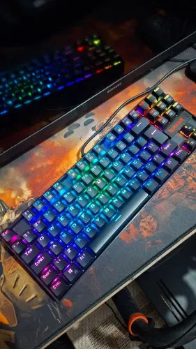 Teclado Gamer Redragon mecânico RGB