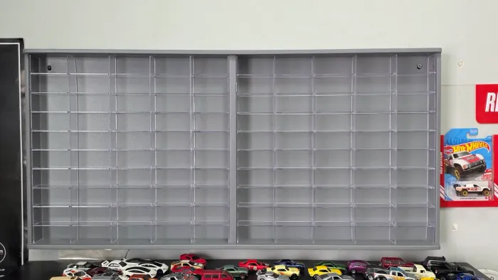 VENDO EXPOSITOR DE MDF COM ACRÍLICO - PARA 100 MINIATURAS