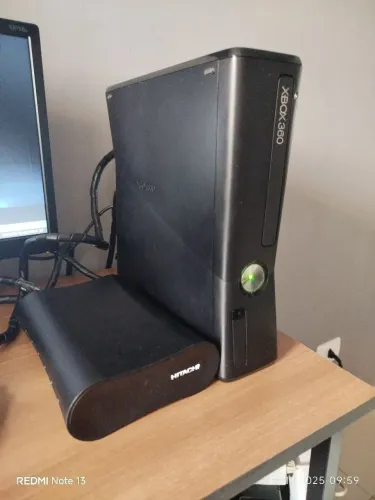 Xbox 360 Slim RGH - HD 250GB Só o console