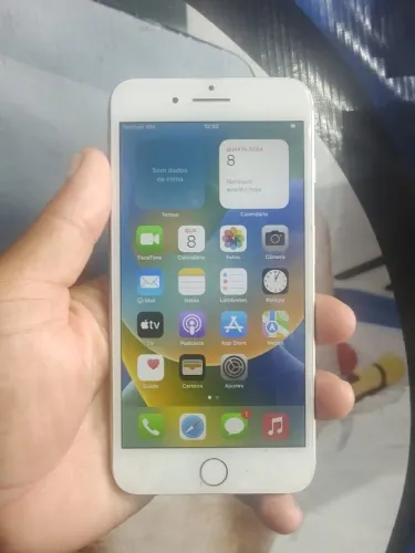 Vendo iPhone 7 seminovo ,com película de privacidade ,capinha e carregador .