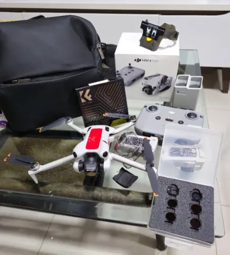 DJI Mini 4 Pro com 2 baterias originais e acessórios