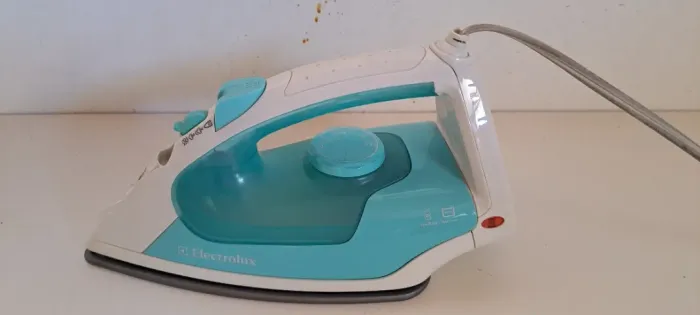 ferro passar roupa electrolux 