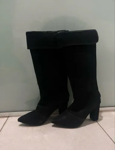 Bota preta 