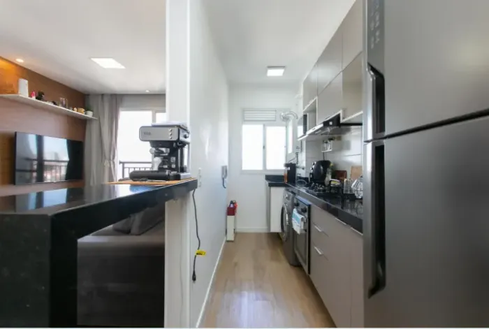 Apartamento c/ vista livre, 45m²,12º andar, mobiliado, varanda e garagem