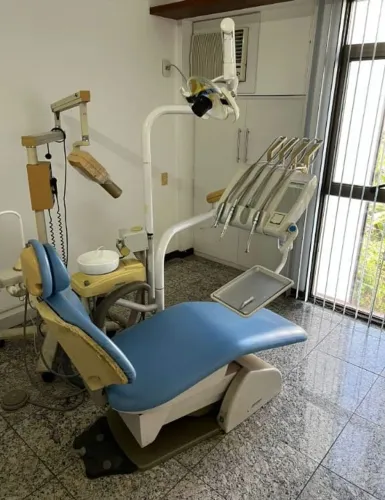 VENDO EQUIPAMENTOS ODONTOLÓGICOS - CONSULTÓRIO ODONTOLÓGICO COMPLETO