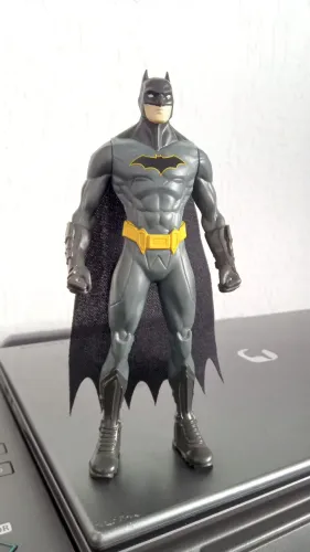 Batman Uniforme Clássico 16cm