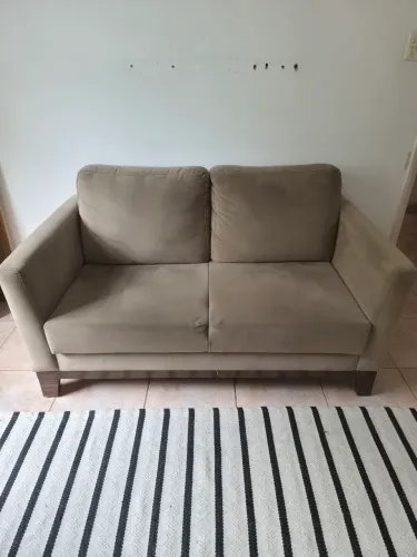 sofa 2 lugares 1,55cm cor castor, tecido veludo, sofá da Castro Alves. 