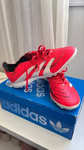 Chuteira Adidas Society