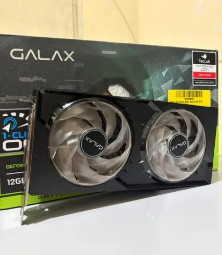 Placa de Vídeo RTX 5070 12gb COM GARANTIA Galax LED