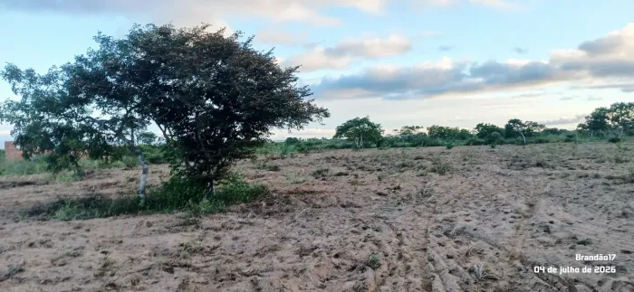 Vende-se terreno