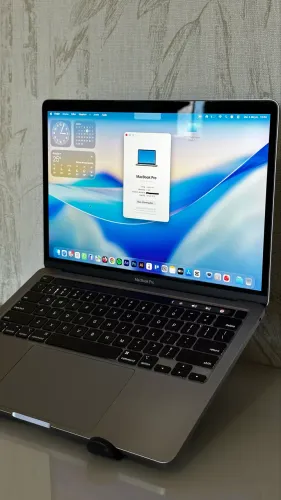 MacBook Pro M1 13" 2020 | 8GB RAM | 256GB SSD | Touch Bar