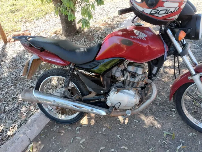 Vende-se. Chama no zap *